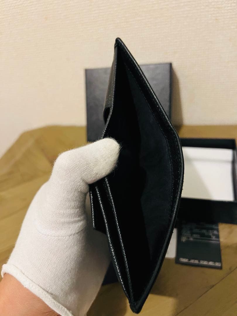 PRADA サフィアーノレザー 二つ折り財布 (ICチップ(RFID)搭載)