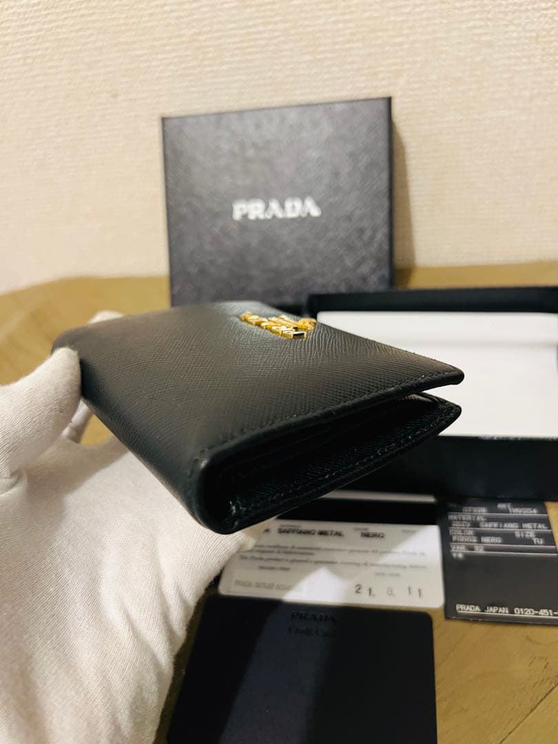 PRADA サフィアーノレザー 二つ折り財布 (ICチップ(RFID)搭載)