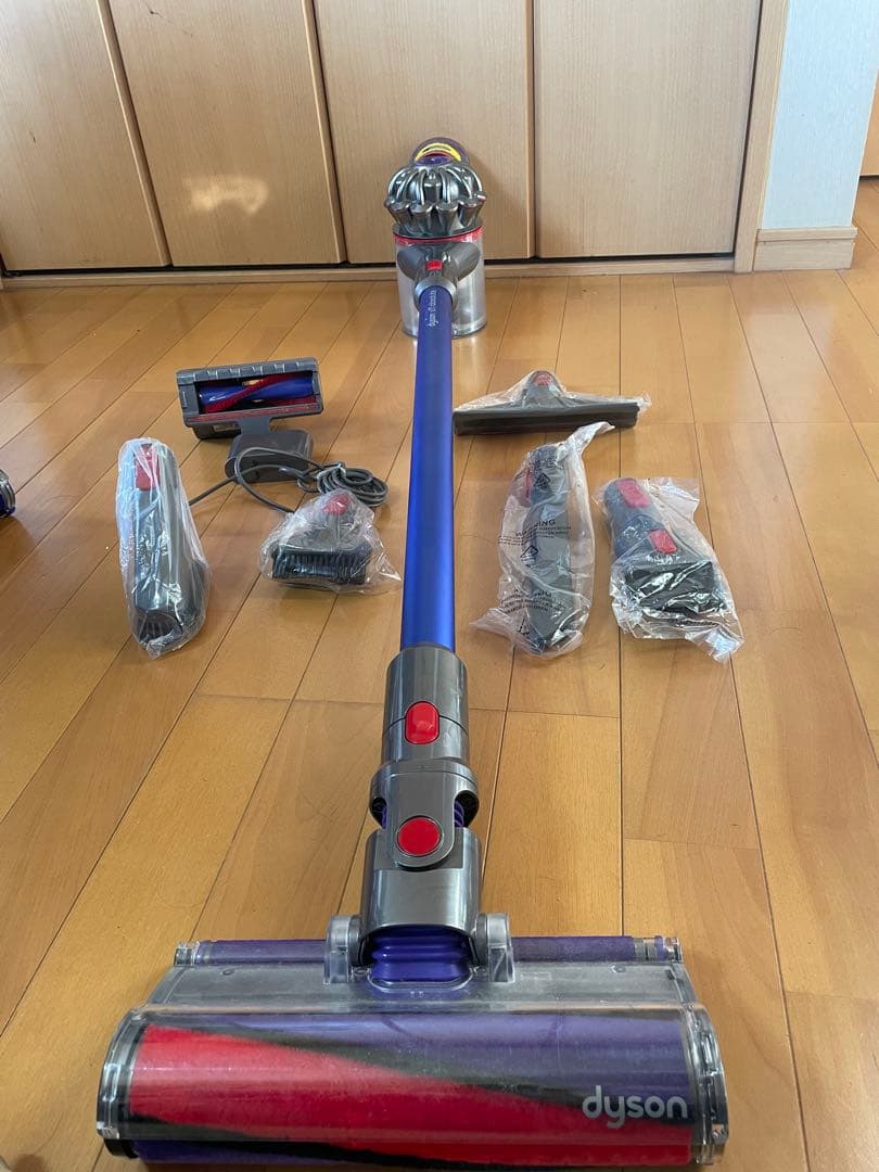 ダイソンV8 SV10Kコードレスクリーナー掃除機dyson1