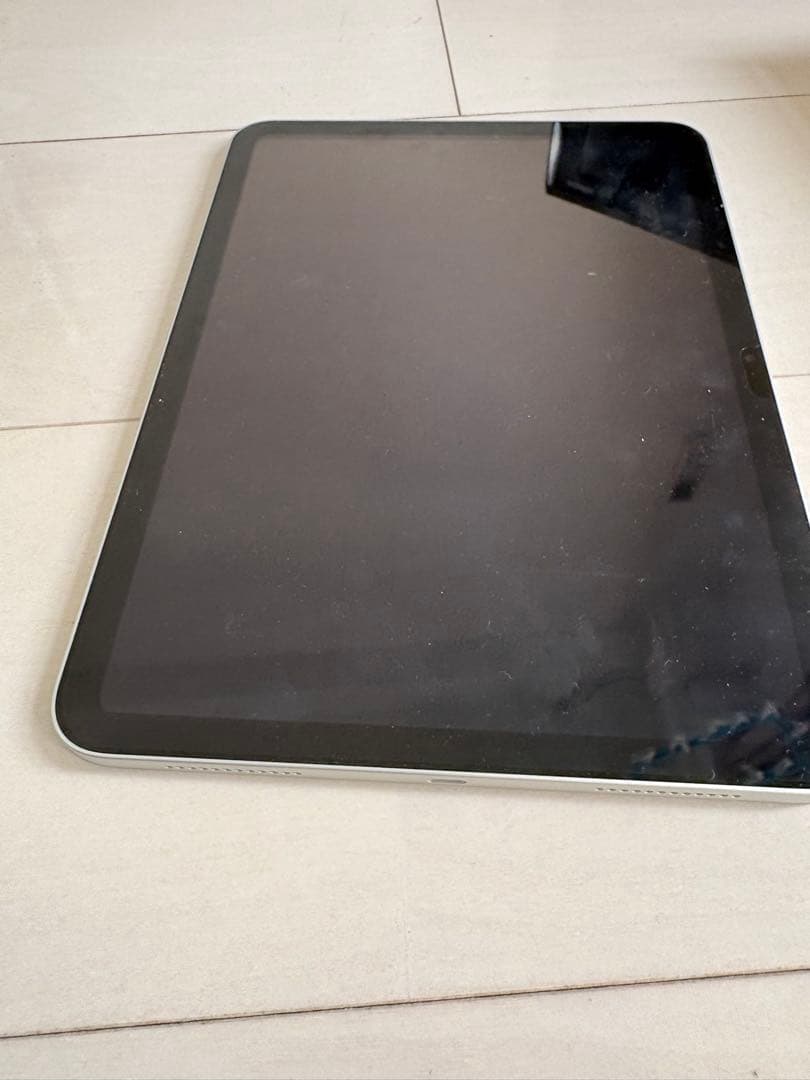 最終値下げiPad A16 シルバー　コード付き + Apple Pencil