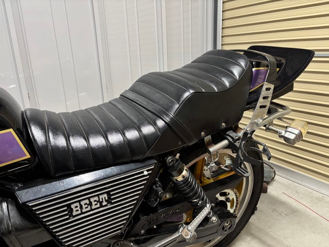 ゼファー χ タックロール シート　ドレミコレクション　バイク用シート 黒