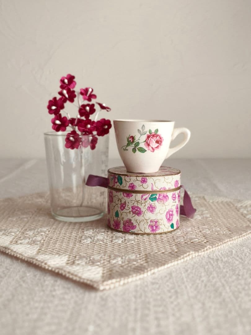 【あやっちさま】antique mini cup ୨୧ 薔薇の絵の 小さなカップ