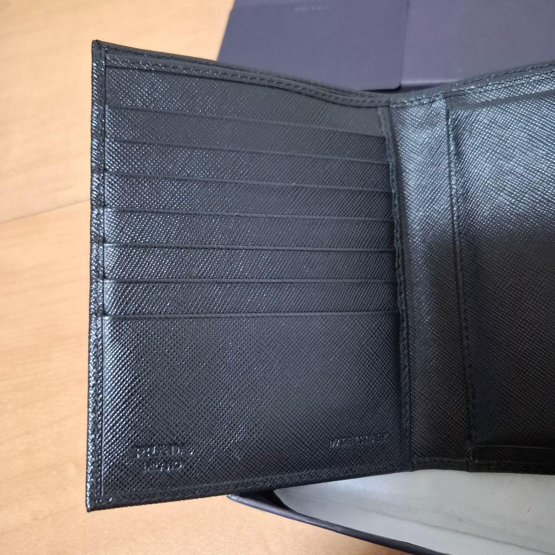 PRADA ブラック 三つ折り財布 箱付き