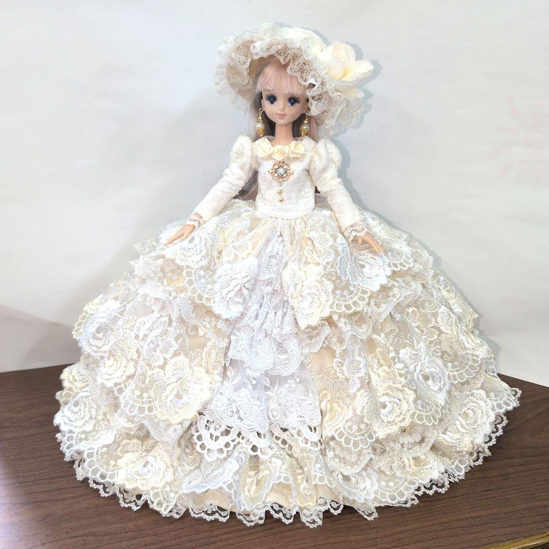 K*6様 ジェニーフレンド27cmドール服　春のおでかけ♡オフホワイトのドレス