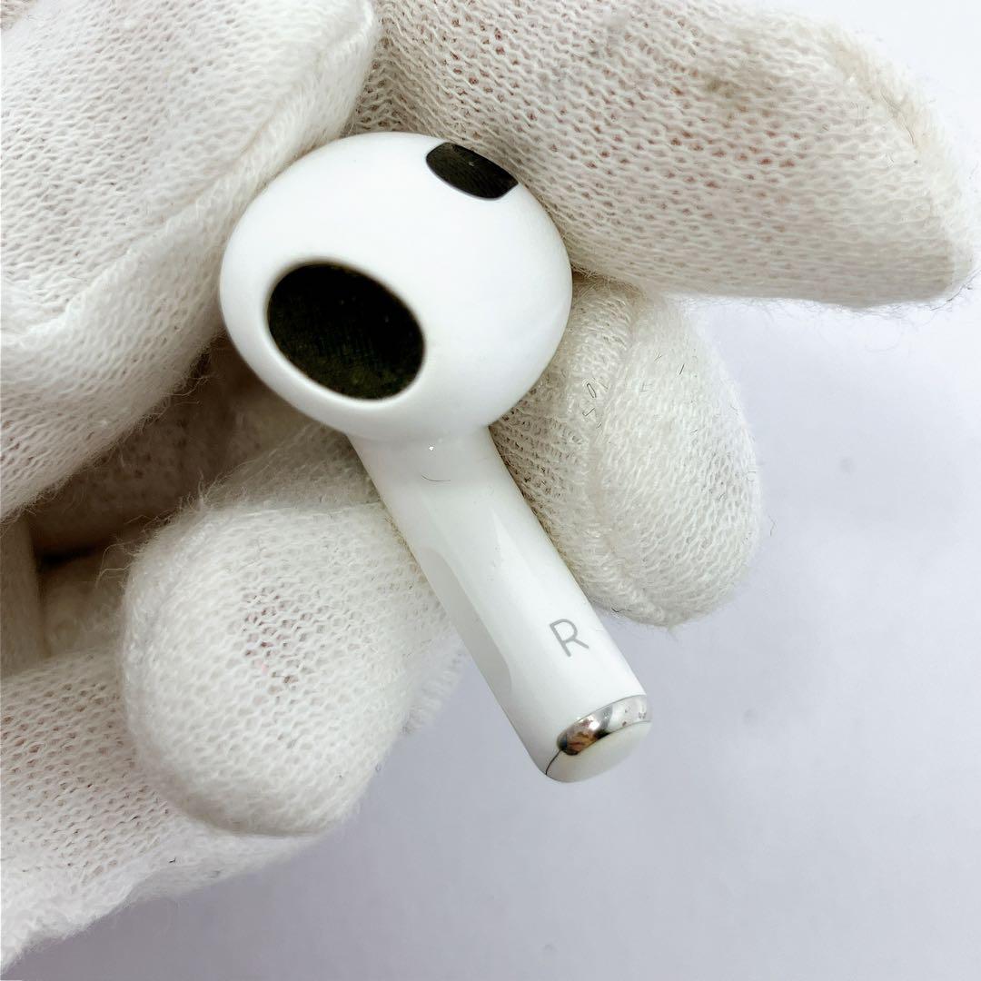 2868△ AirPods 第3世代 本体 ホワイト 充電ケース付き