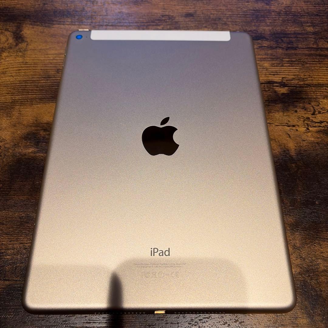 【美品】iPadAir2 16GB ゴールド 本体 充電ケーブル付き