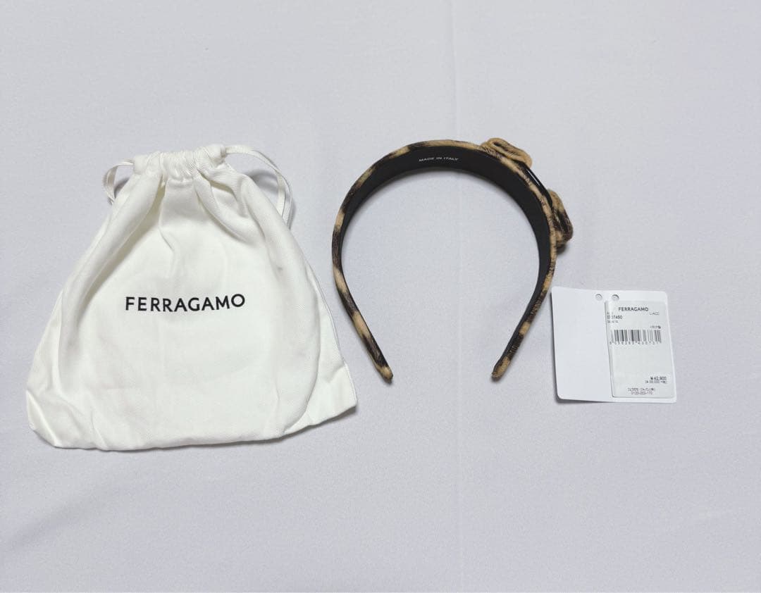 【お値下げ中】新品 FERRAGAMO フェラガモ ヴァラリボン レオパード