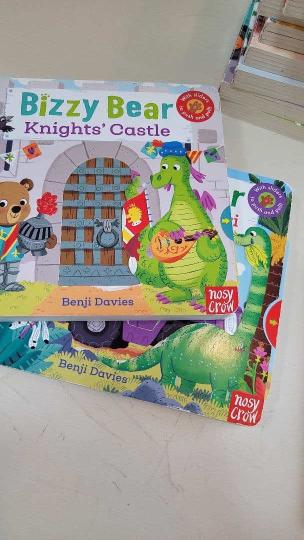 (Nosy Crow) Bizzy Bear 22冊 子ども英語の本