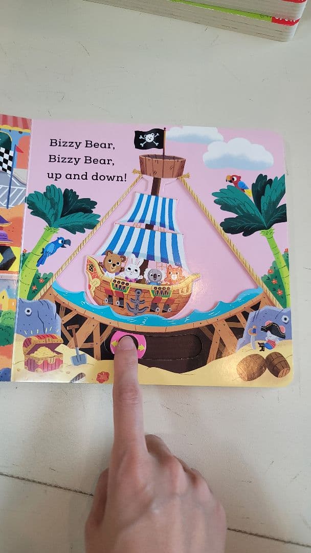 (Nosy Crow) Bizzy Bear 22冊 子ども英語の本