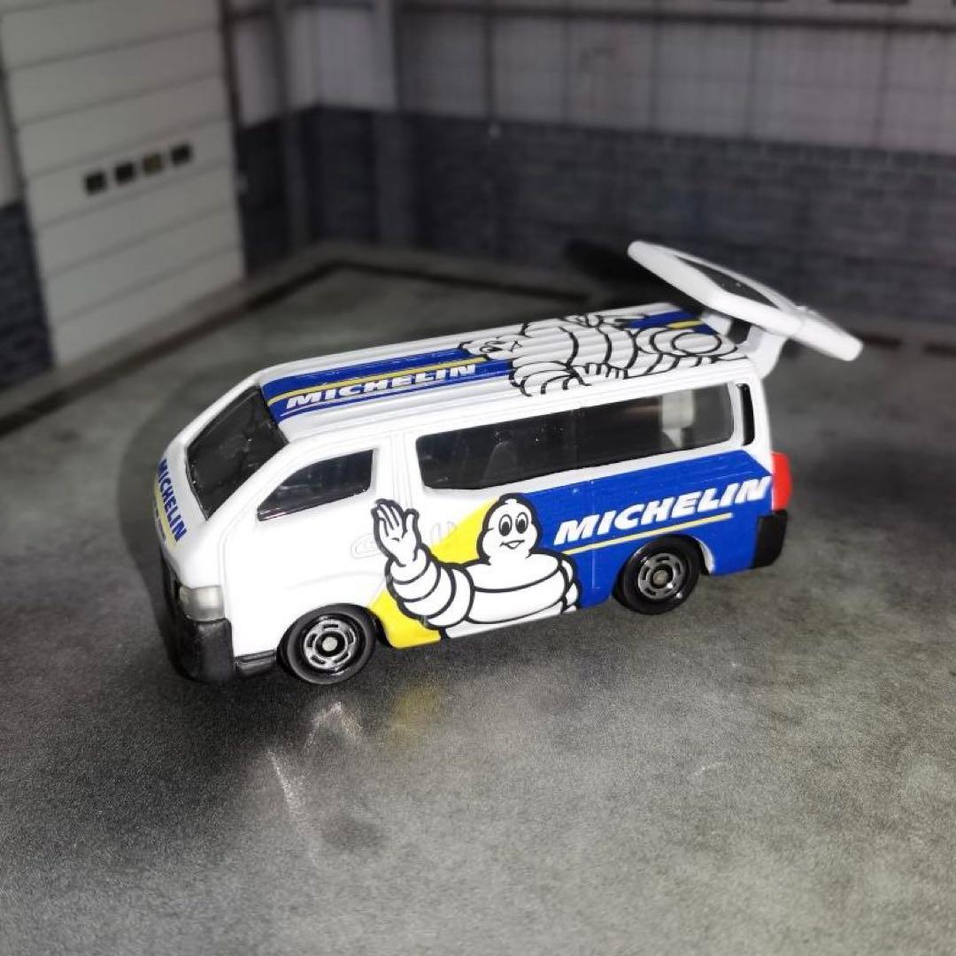 トミカ 105 日産 NV350 キャラバン MICHELIN仕様　A52