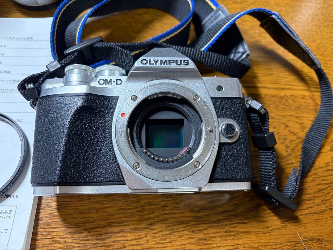￼OLYMPUS E-M10 MarkIII ダブルズームレンズキット