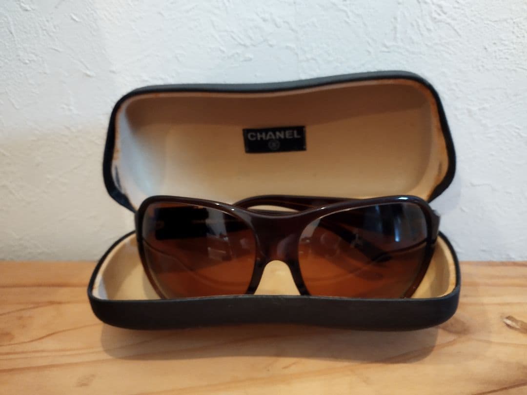 た*や様 CHANEL ブラウン サングラス ケース付き