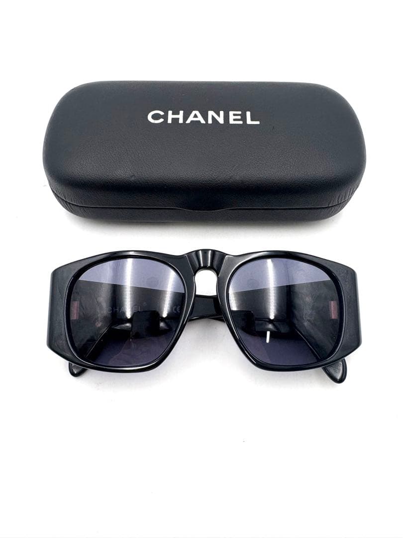 CHANEL サングラス　ブラック ココマーク　マトラッセ イタリア製　ケース付