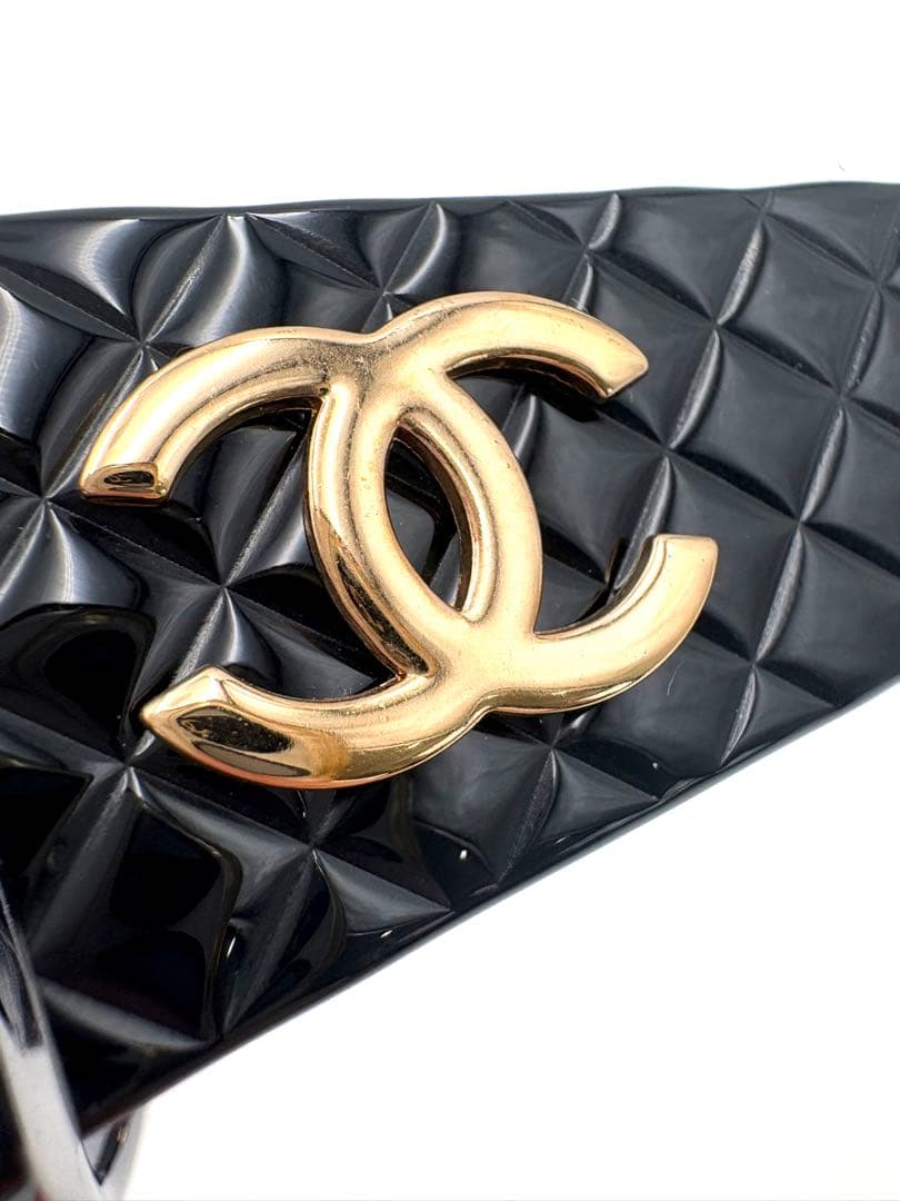 CHANEL サングラス　ブラック ココマーク　マトラッセ イタリア製　ケース付