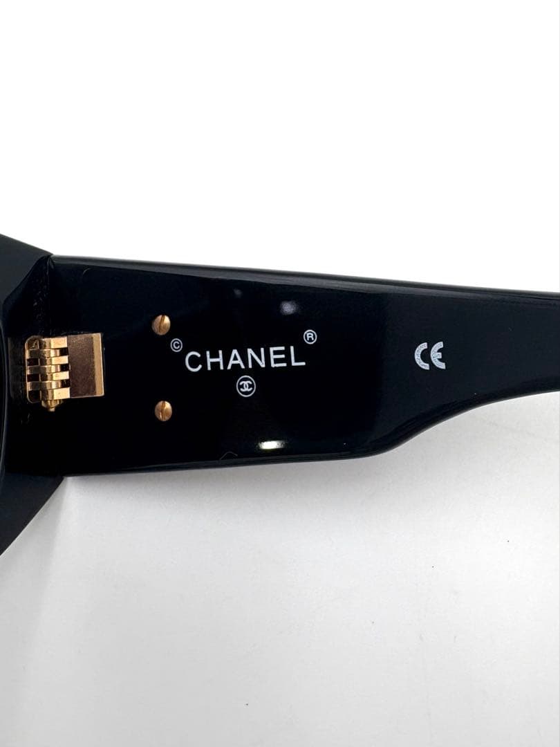 CHANEL サングラス　ブラック ココマーク　マトラッセ イタリア製　ケース付