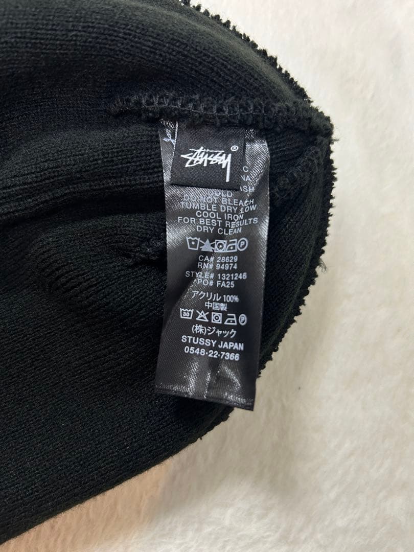 stussy 黒ビーニー