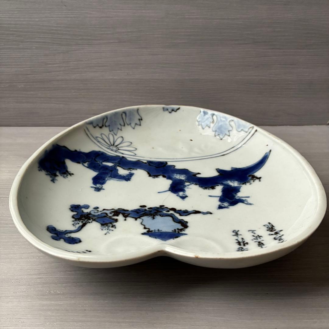 染付 桃形皿 人物漢詩文 青花 人物山水図 飾り皿　骨董　大明嘉靖年製