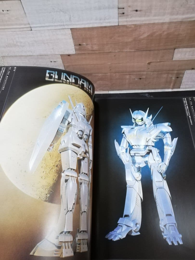 空山基　メタリコーン　ek t^on llic^on　Sorayama