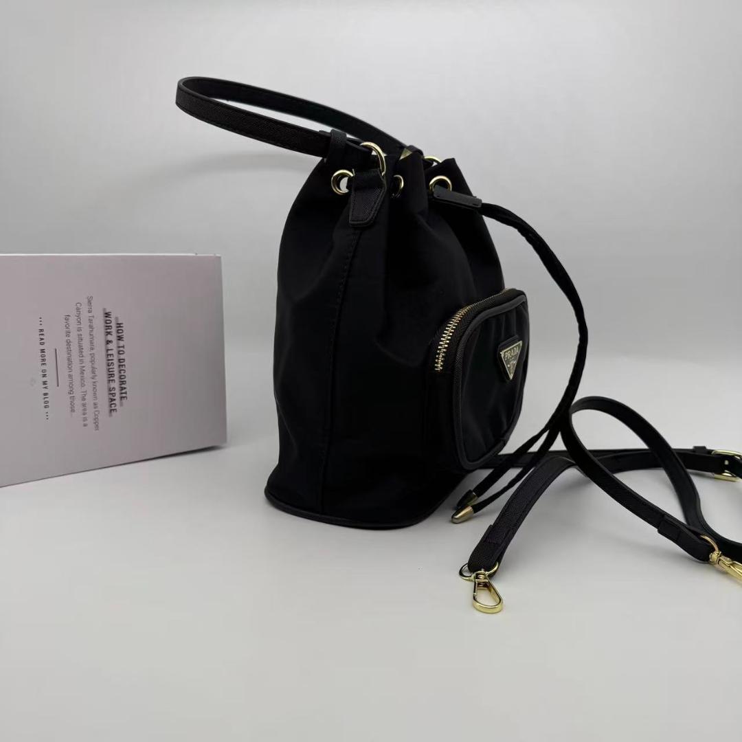 美品 PRADA バケットバッグ ショルダーバッグ