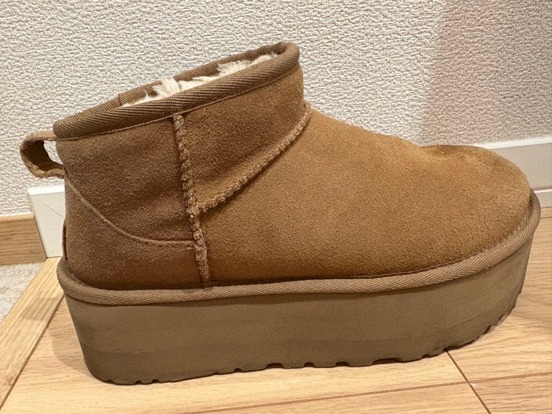 UGG クラッシックウルトラミニプラットフォームブーツ