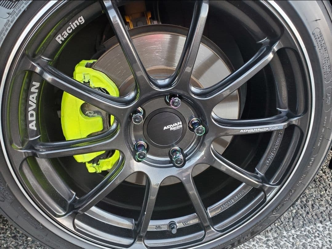 ADVAN Racing　RS3　★225/45/18★ 7.5J 　114.3