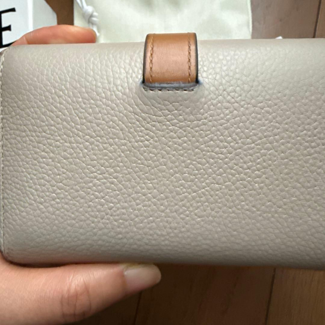 LOEWE ベージュ レザー 三つ折り財布