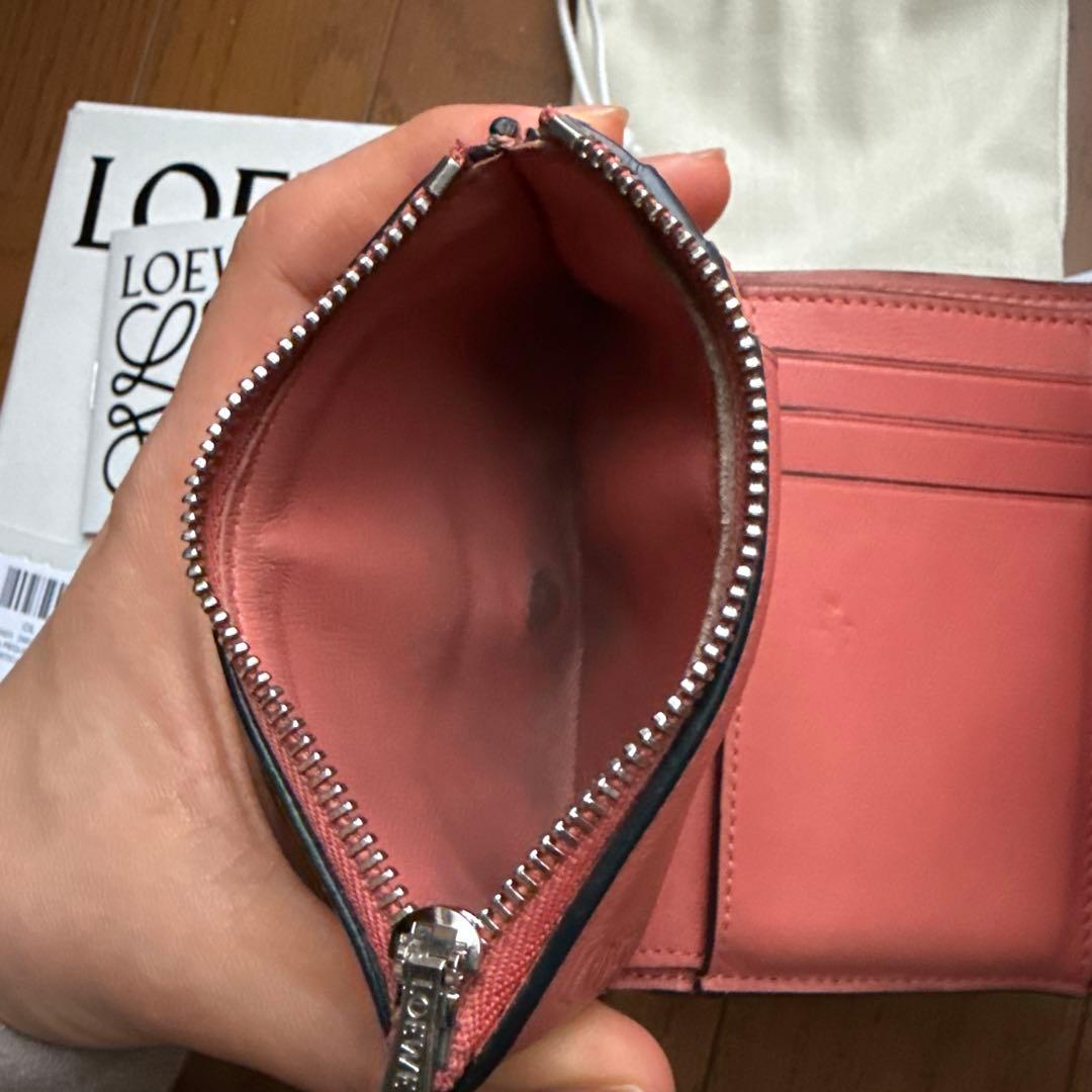 LOEWE ベージュ レザー 三つ折り財布