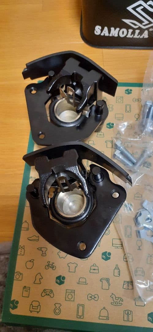 GS、GSX系フロントキャリパー左右