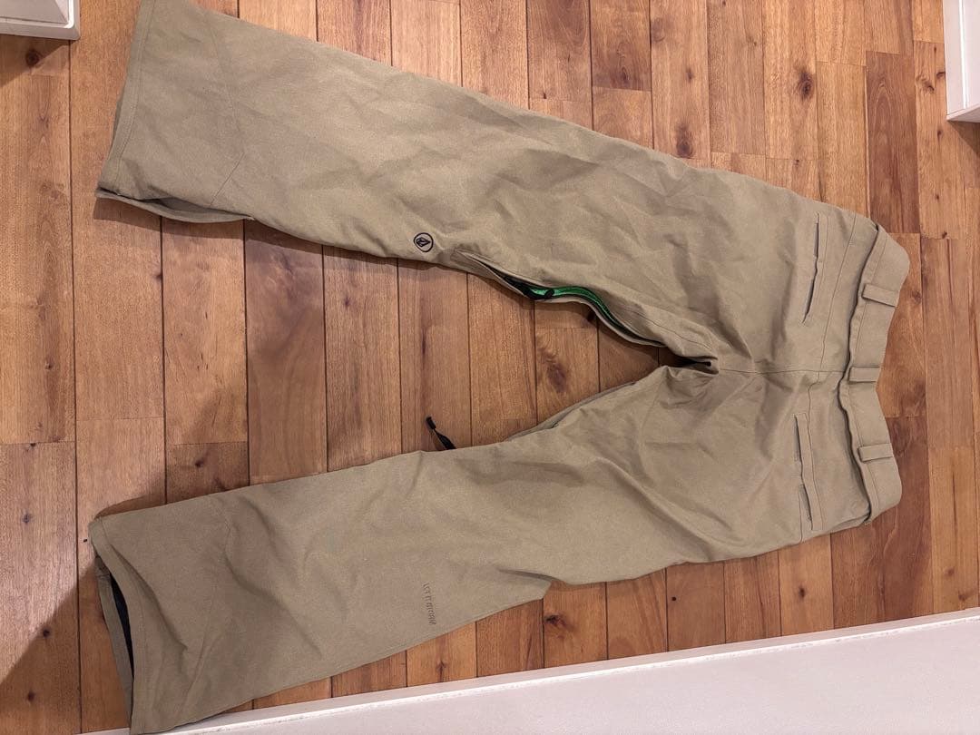 VOLCOM ほぼ未使用　スノーボード ウエア　パンツ
