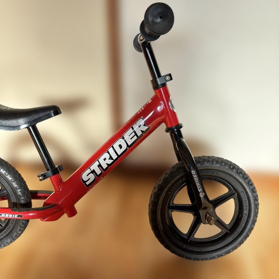 ストライダー クラシックモデル レッド 正規品　赤　キックバイク