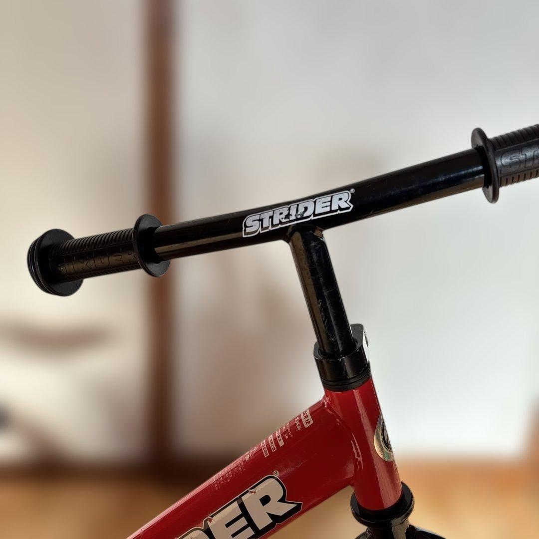 ストライダー クラシックモデル レッド 正規品　赤　キックバイク