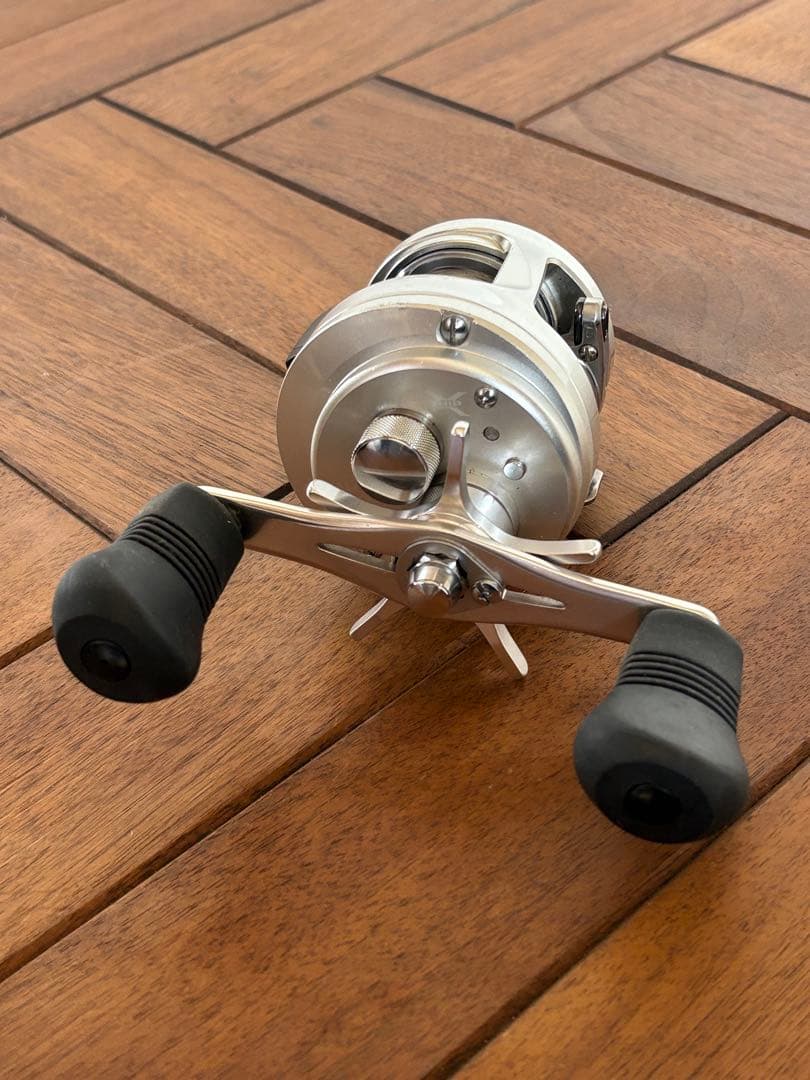 SHIMANO シマノ　オシアカルカッタ200HG OCEA CALCUTTA