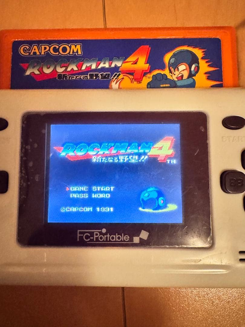 【SALE】FC-Portable ポータブルゲーム機 ファミコン