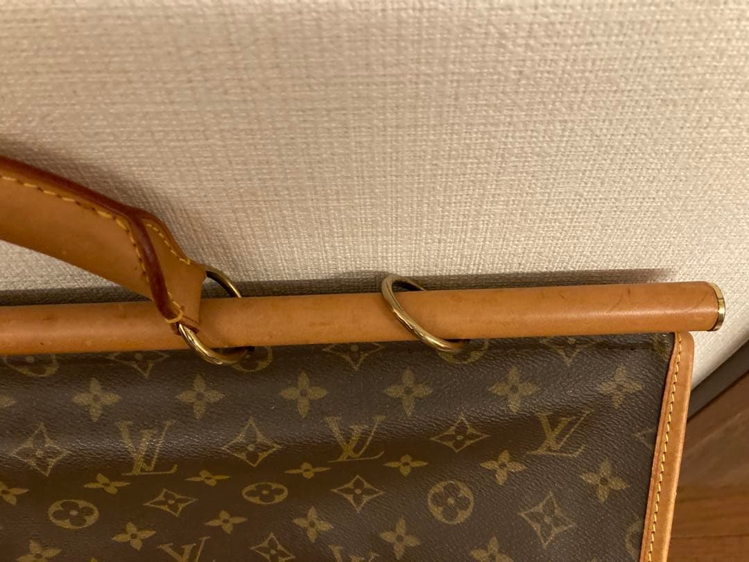 LOUIS VUITTON ルイヴィトン　サックシャス　美品