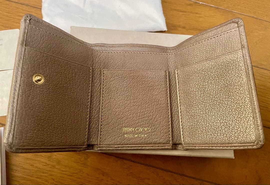 カズ　　JIMMY CHOO 星型スタッズ 三つ折り財布
