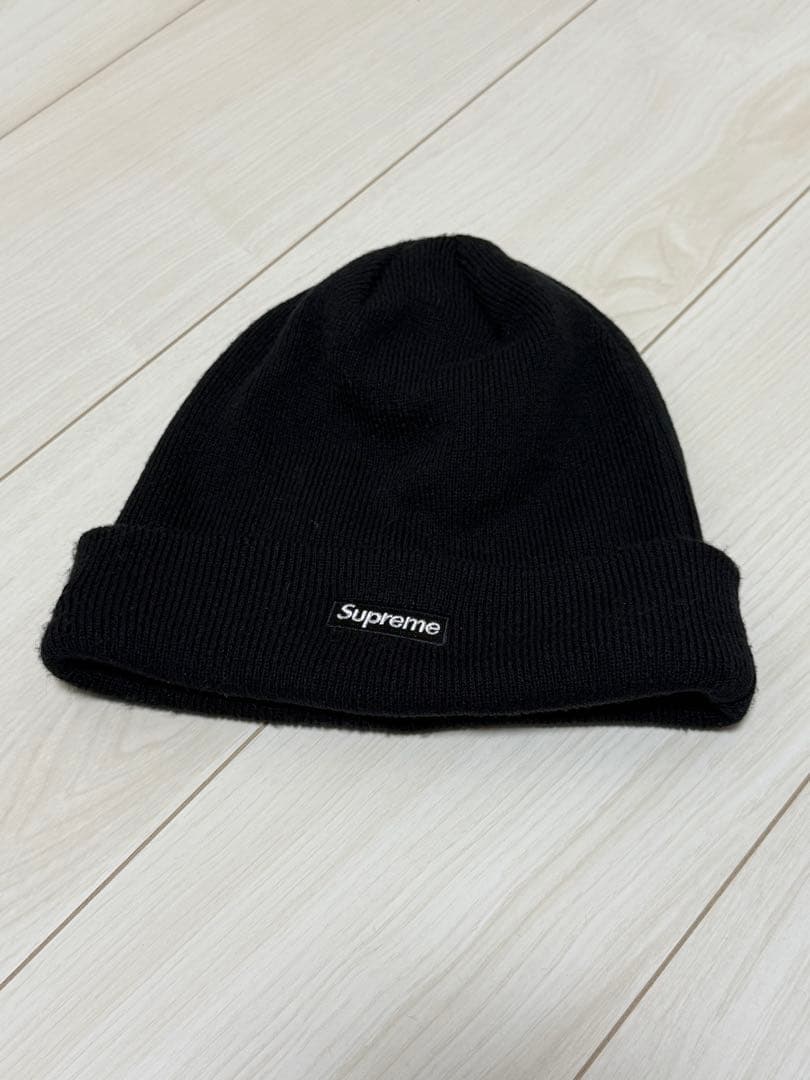 Supreme × New Era ビーニー ブラック Sロゴ 刺繍 ニット帽