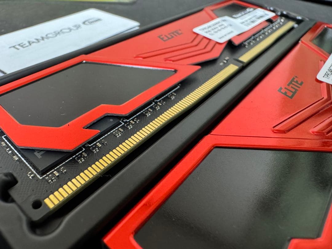 TEAMGROUP ELITE DDR4メモリー 8gb×2枚