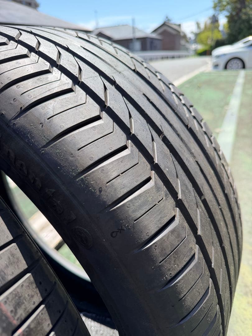 サマータイヤ　275/40R19 2本　コンチネンタル