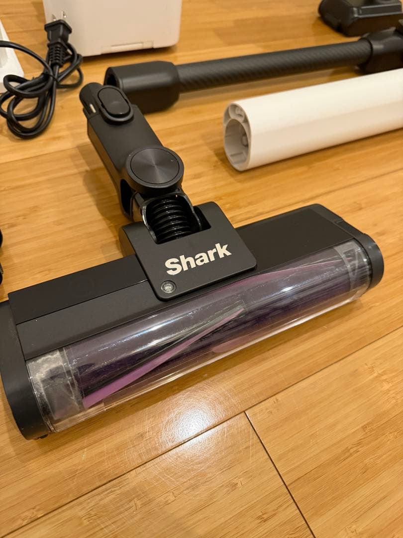 【美品】Sharkコードレススティッククリーナー　IW3241J