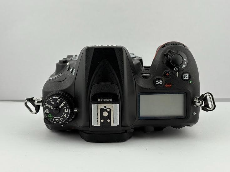 ★極上美品★ニコンNIKON D7200 ボディ★バッテリー、充電器付★