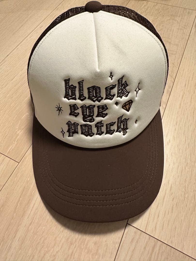 black eye patch キャップ ブラウン