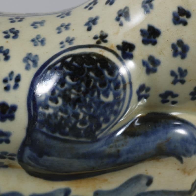 手描きの青花狸磁器の枕 装飾品 現代工芸 品美術品 置物