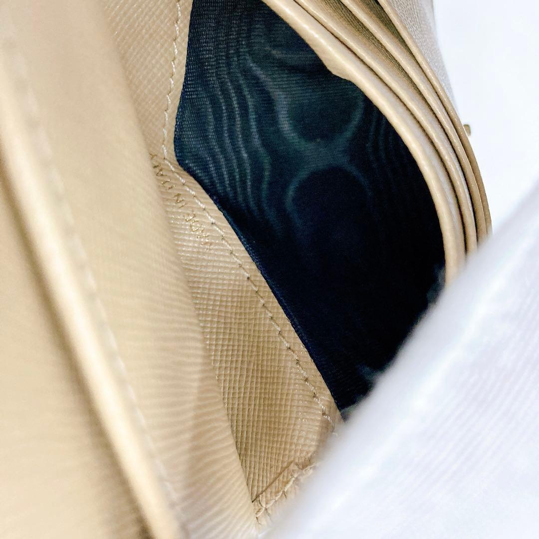 綺麗✨MARNI マルニ　二つ折り財布　バイフォールドウォレット　レザー　正規品