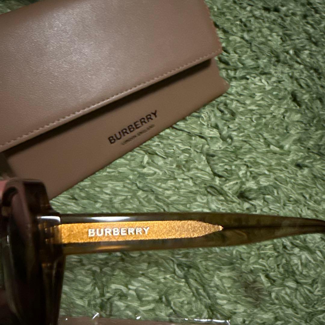 Burberryサングラス