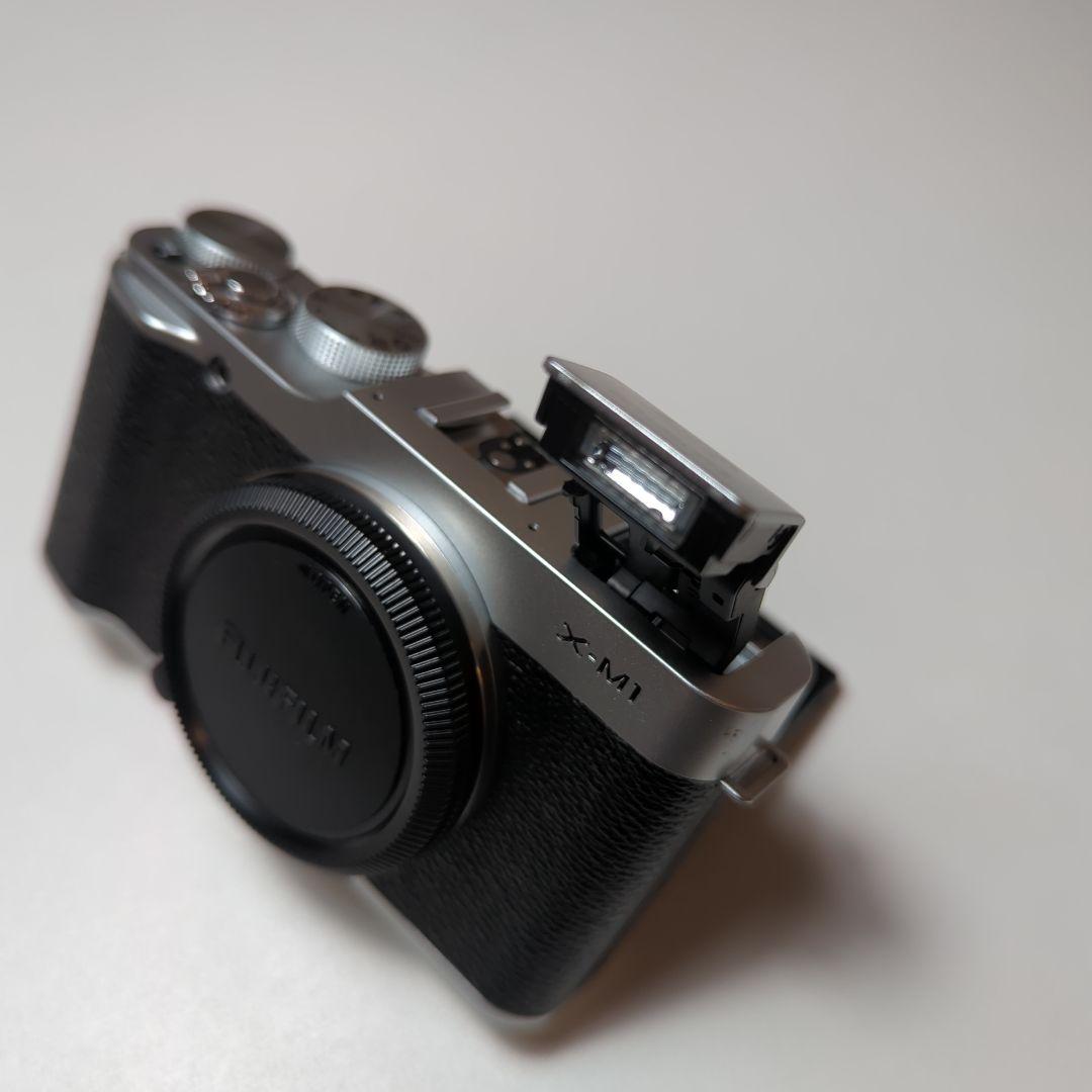 美品　Fujifilm X-M1 ミラーレスカメラ