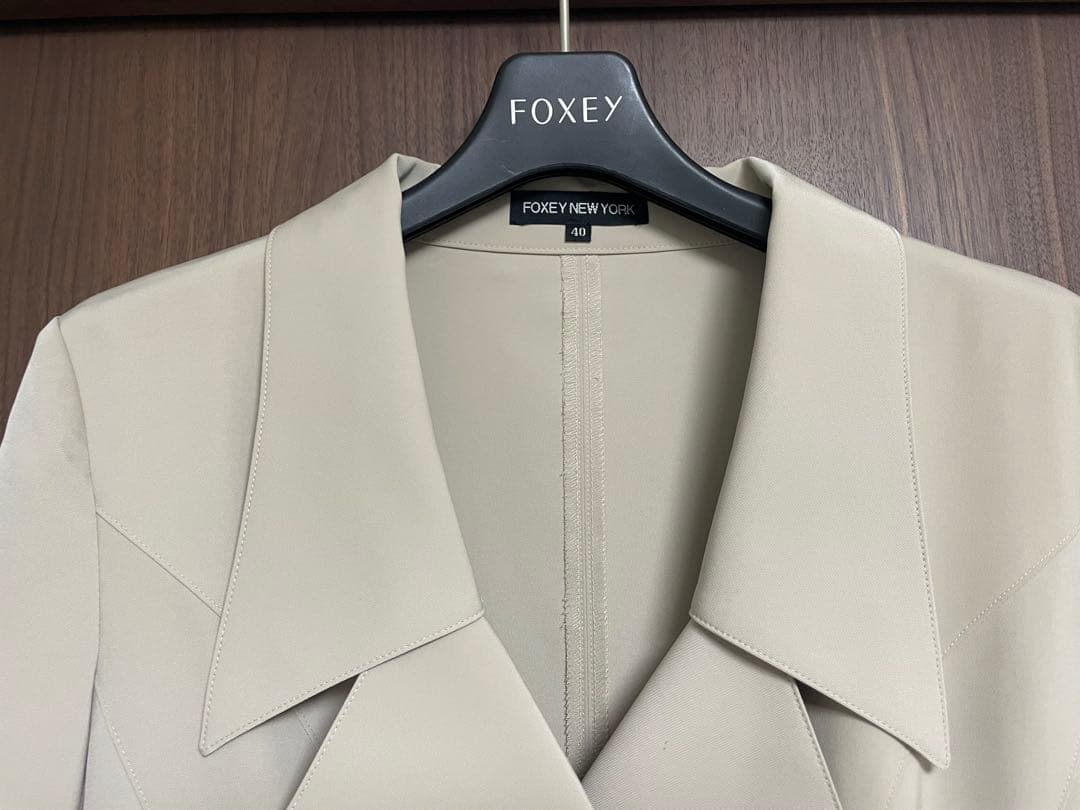 美品 FOXEY ベージュ ダブルジャケット 40 フォクシーニューヨーク