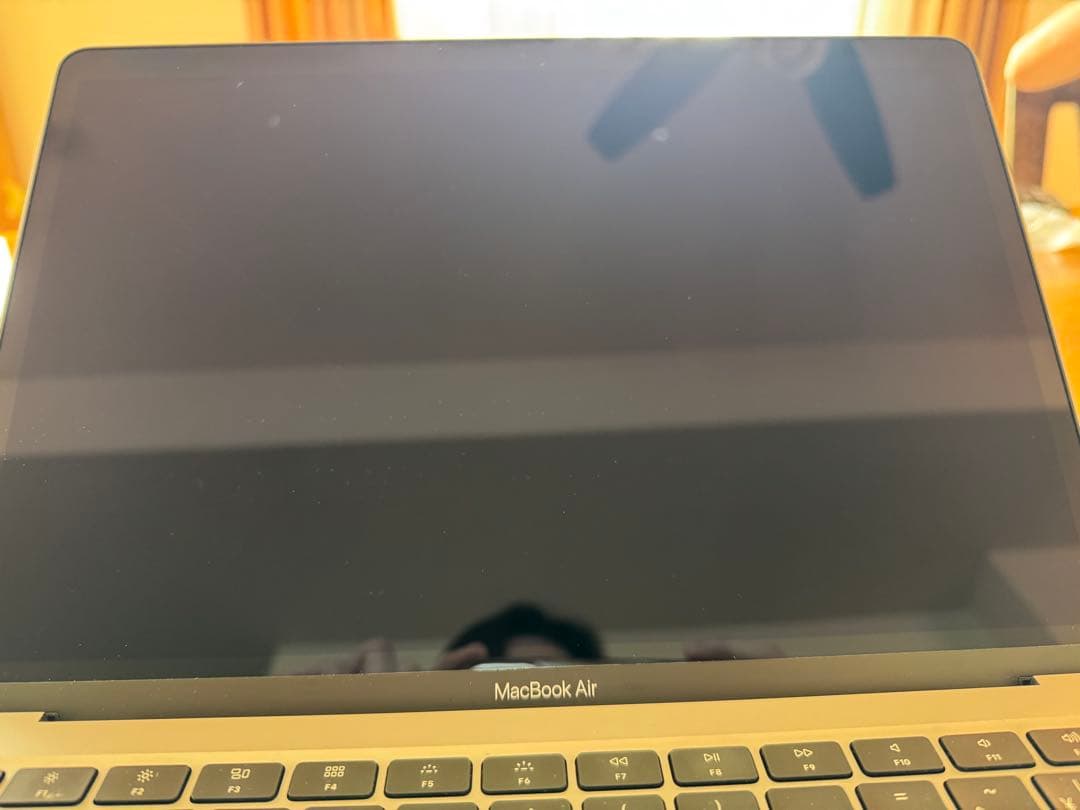 13インチMacBook Air 2020 最安帯 箱、充電器付き
