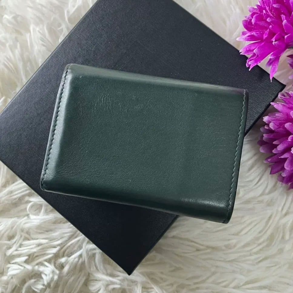 美品✨サンローランパリ 三つ折り財布 カサンドラロゴ YSL 本革 深緑 レア色