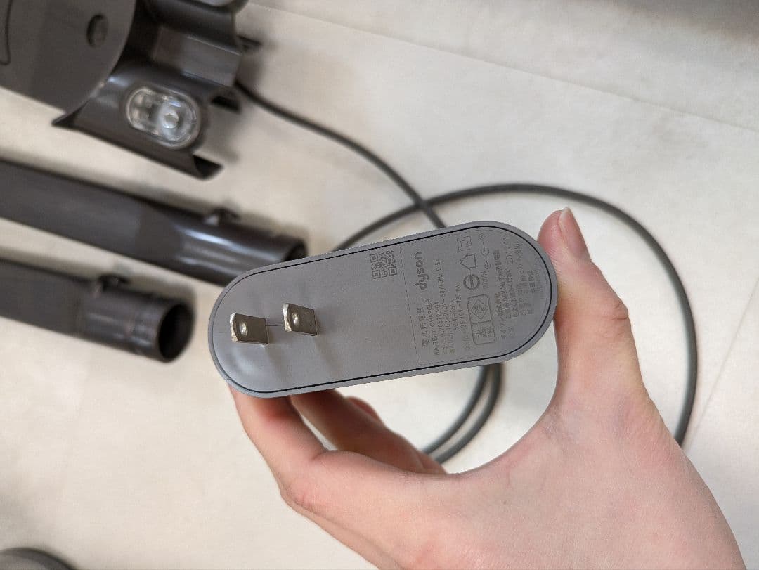 Dyson　ダイソンジャンク品ピンクパイプ　本体　スティッククリーナー故障