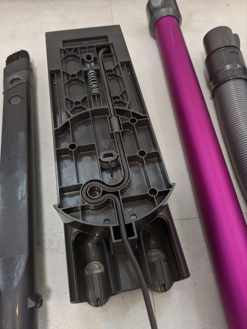 Dyson　ダイソンジャンク品ピンクパイプ　本体　スティッククリーナー故障